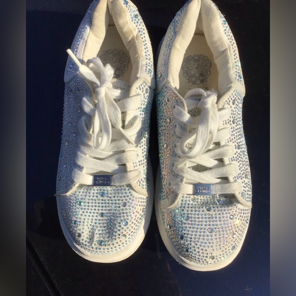 Vince Camuto rhinestone bling sneakers Size 3 NEW - Picture 1 of 7